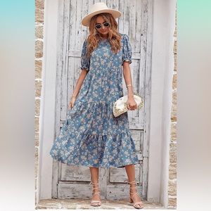 Pretty Garden Floral Dress.   Worn ONCE - Like New!   Size -M.